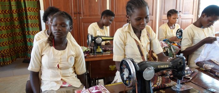 Clase de costura en Benin